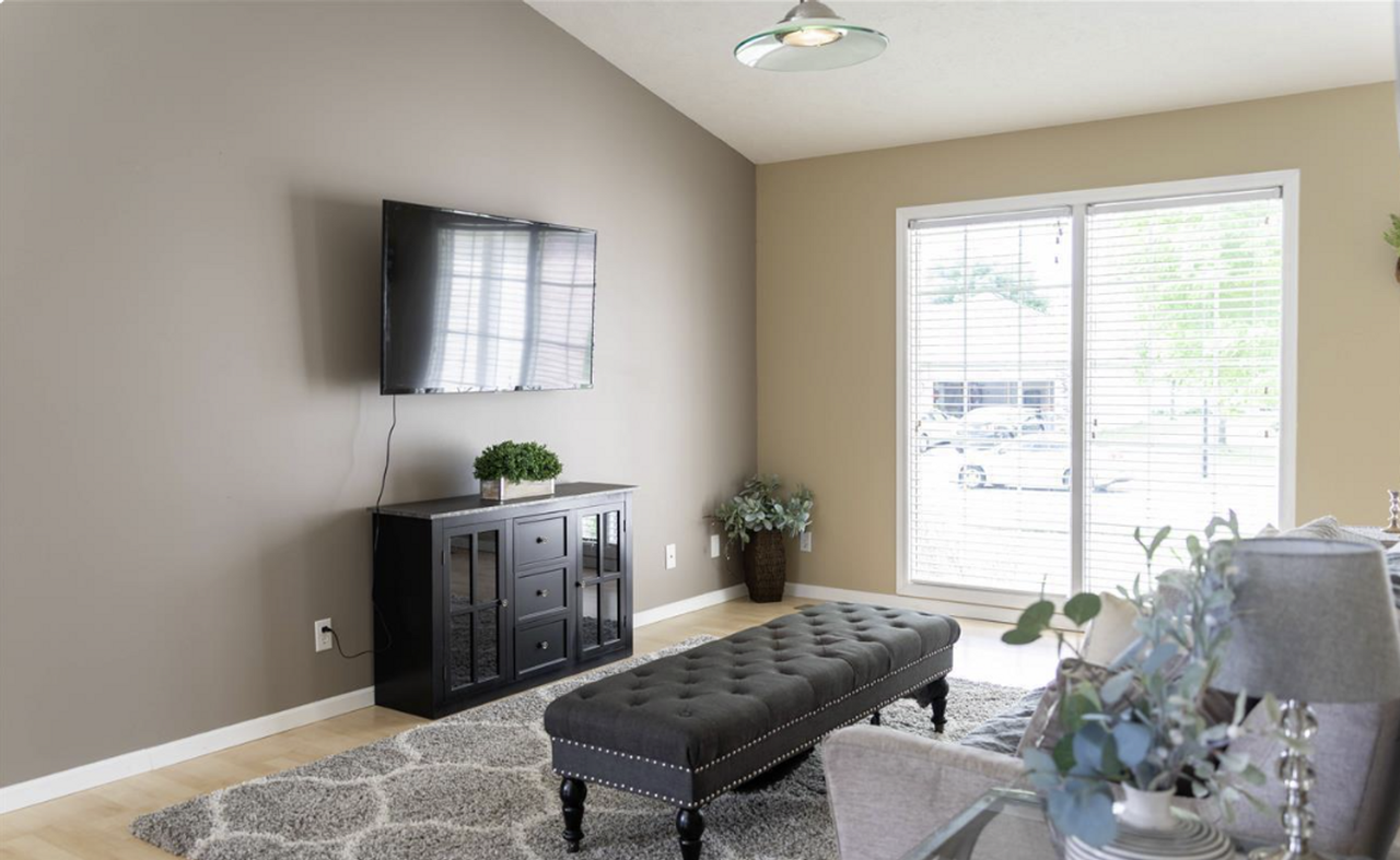 1830 Garret Ln - Photo 4 of 15