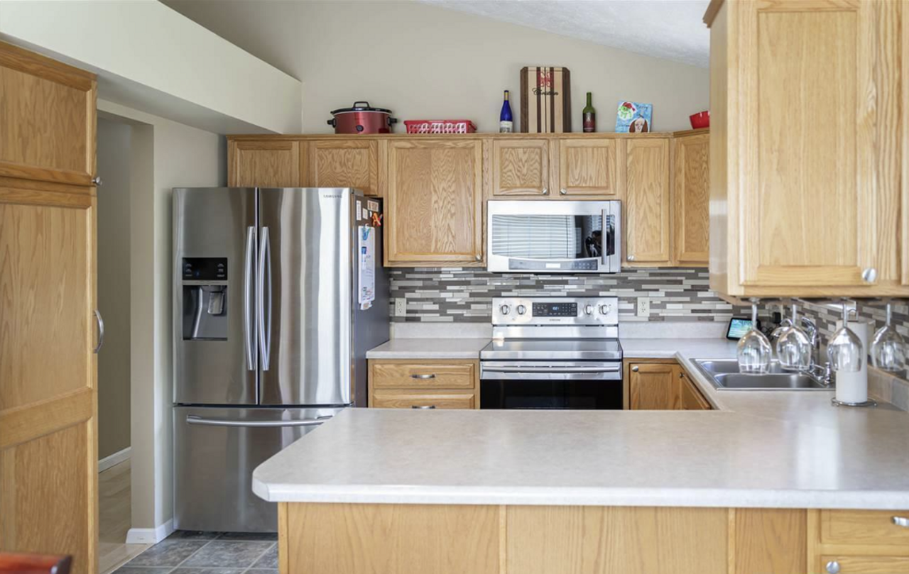 1830 Garret Ln - Photo 6 of 15