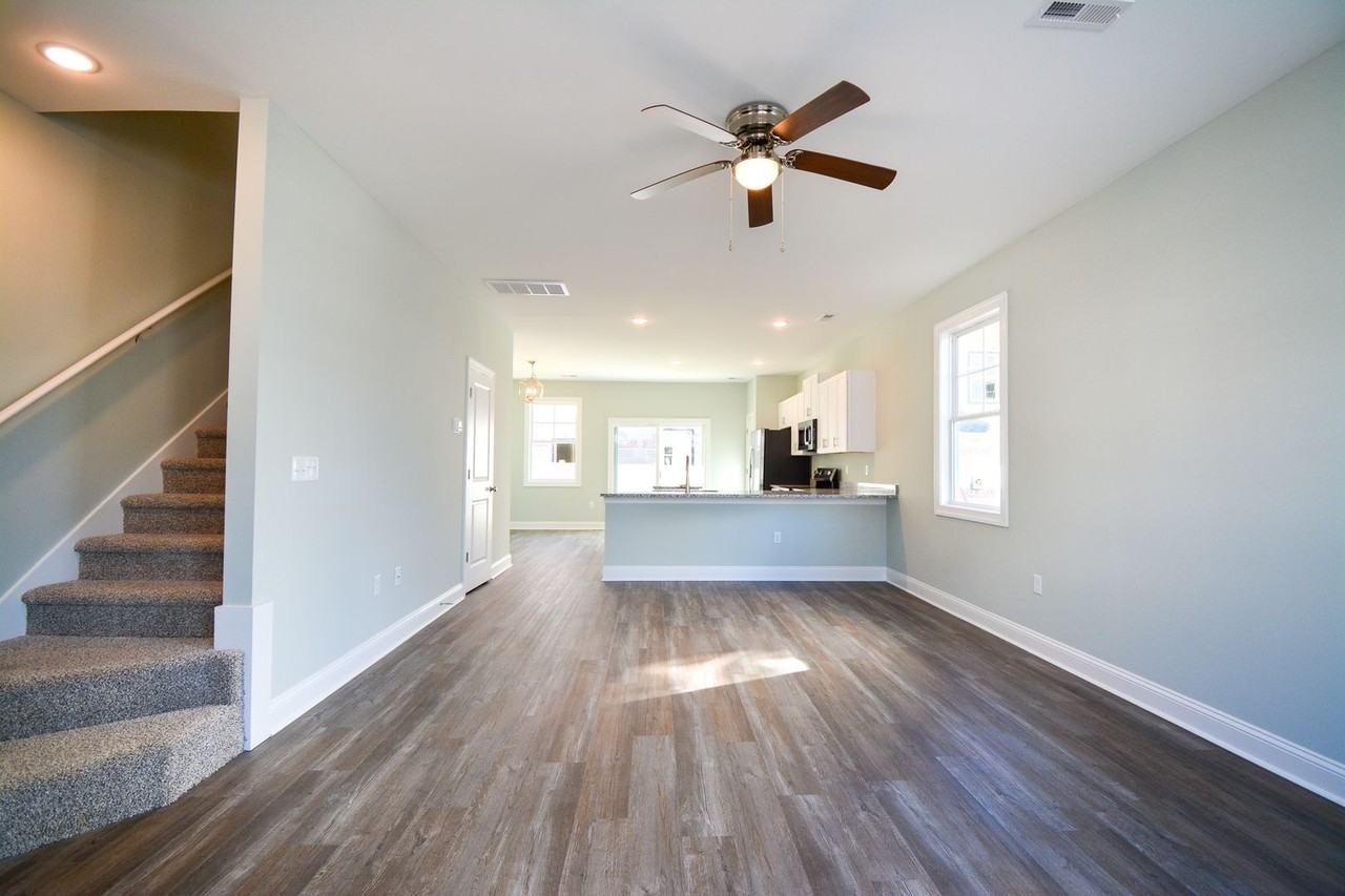 323 Starfish Ln - Photo 3 of 21