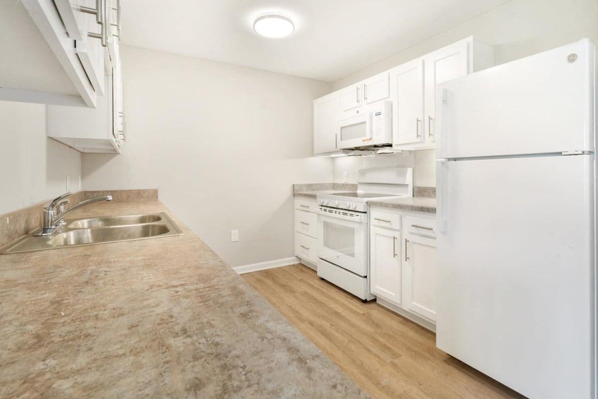 1059 Mace Road Northeast - Photo 7 of 24