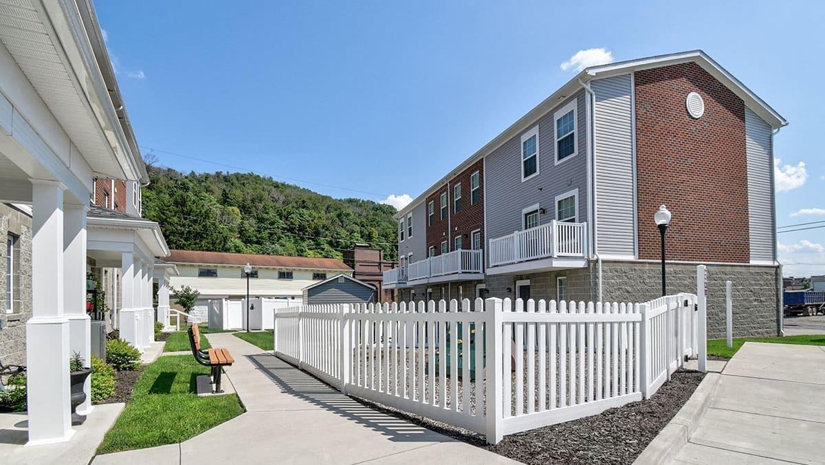 10 Main Street Ter - Photo 5 of 16