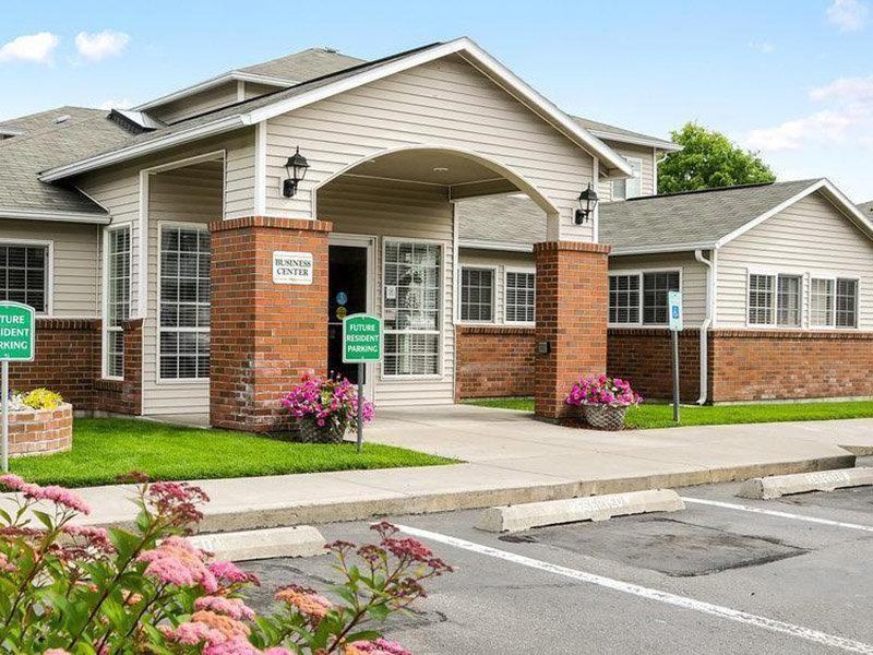 2718 N Bowdish Rd - Photo 7 of 19