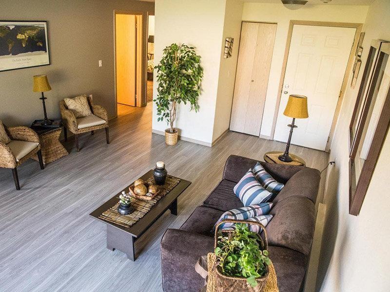 2718 N Bowdish Rd - Photo 6 of 19