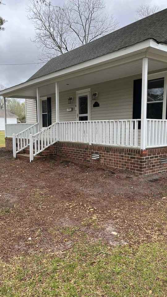 323 S Caswell St - Photo 3 of 12