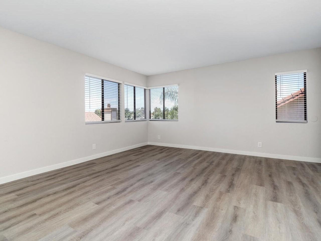 109 Avenida Las Brisas #D - Photo 5 of 24