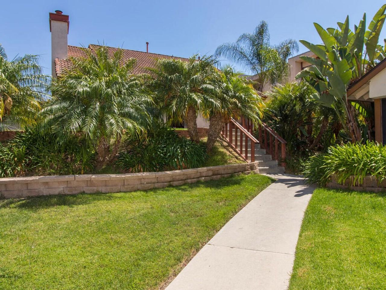 109 Avenida Las Brisas #D - Photo 3 of 24
