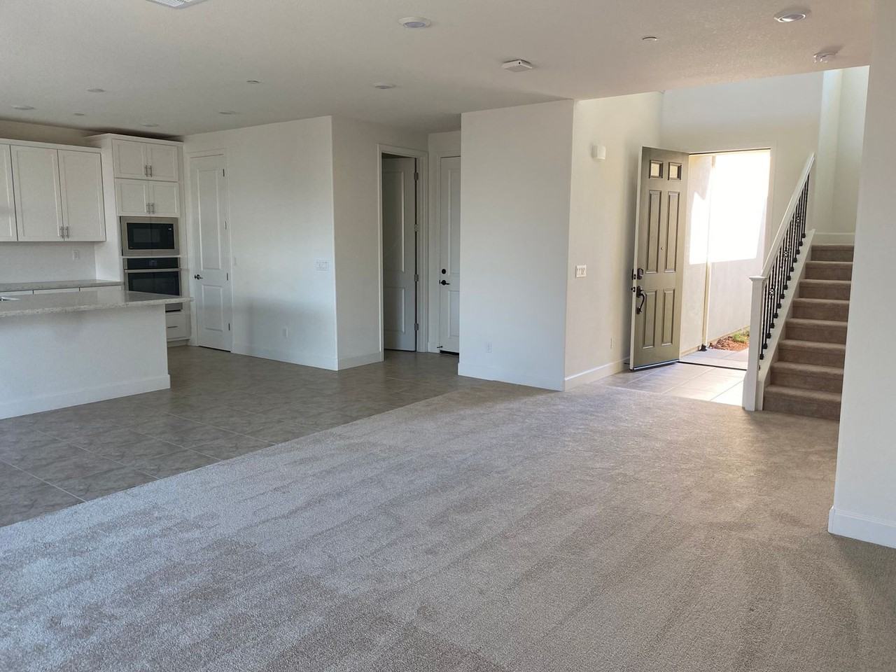 2004 Gumbinger Pl - Photo 5 of 50