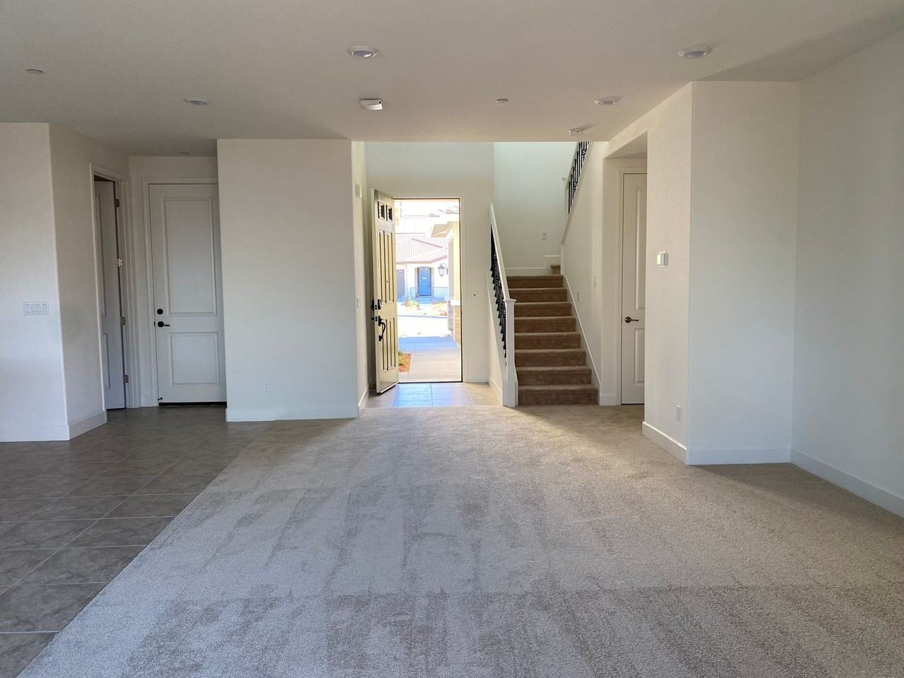 2004 Gumbinger Pl - Photo 7 of 50