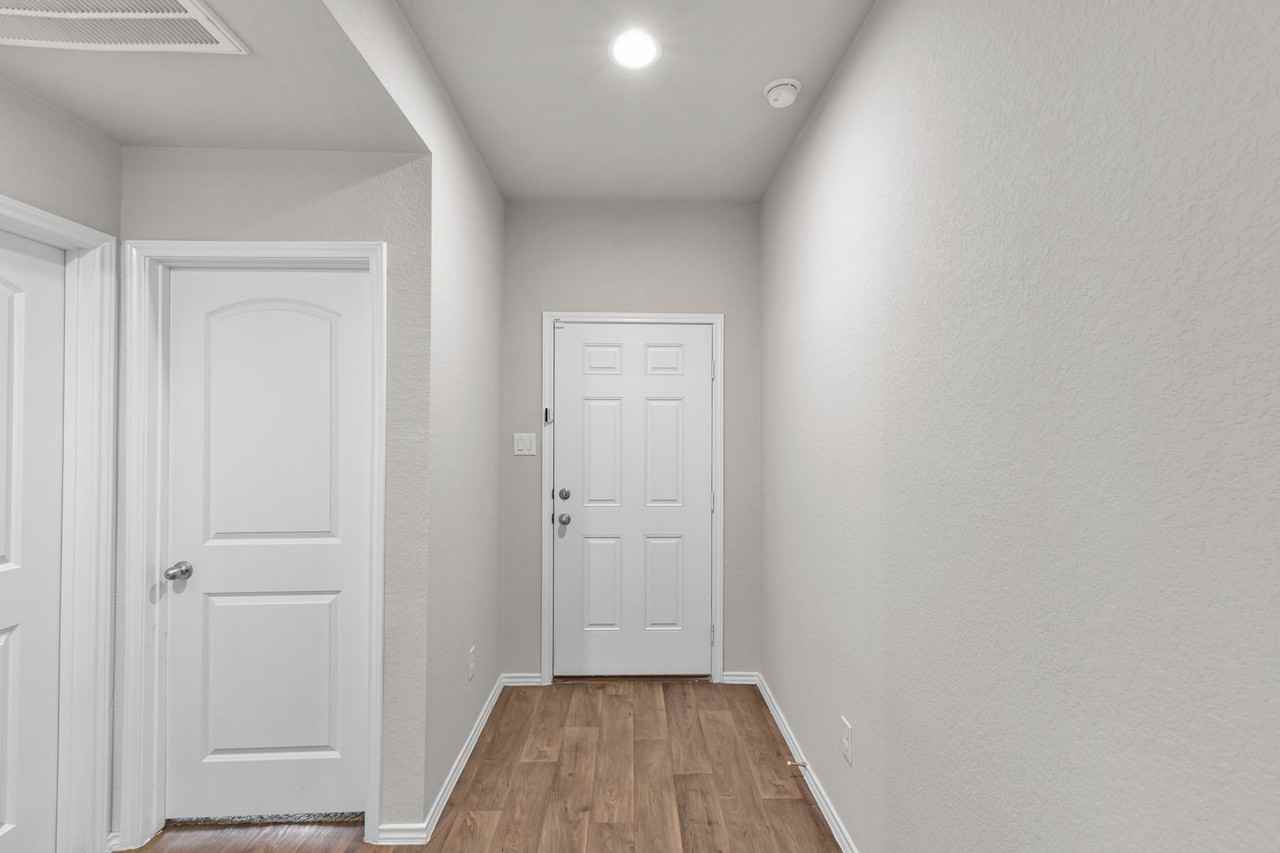 21602 Victoria Harbor Dr - Photo 3 of 29