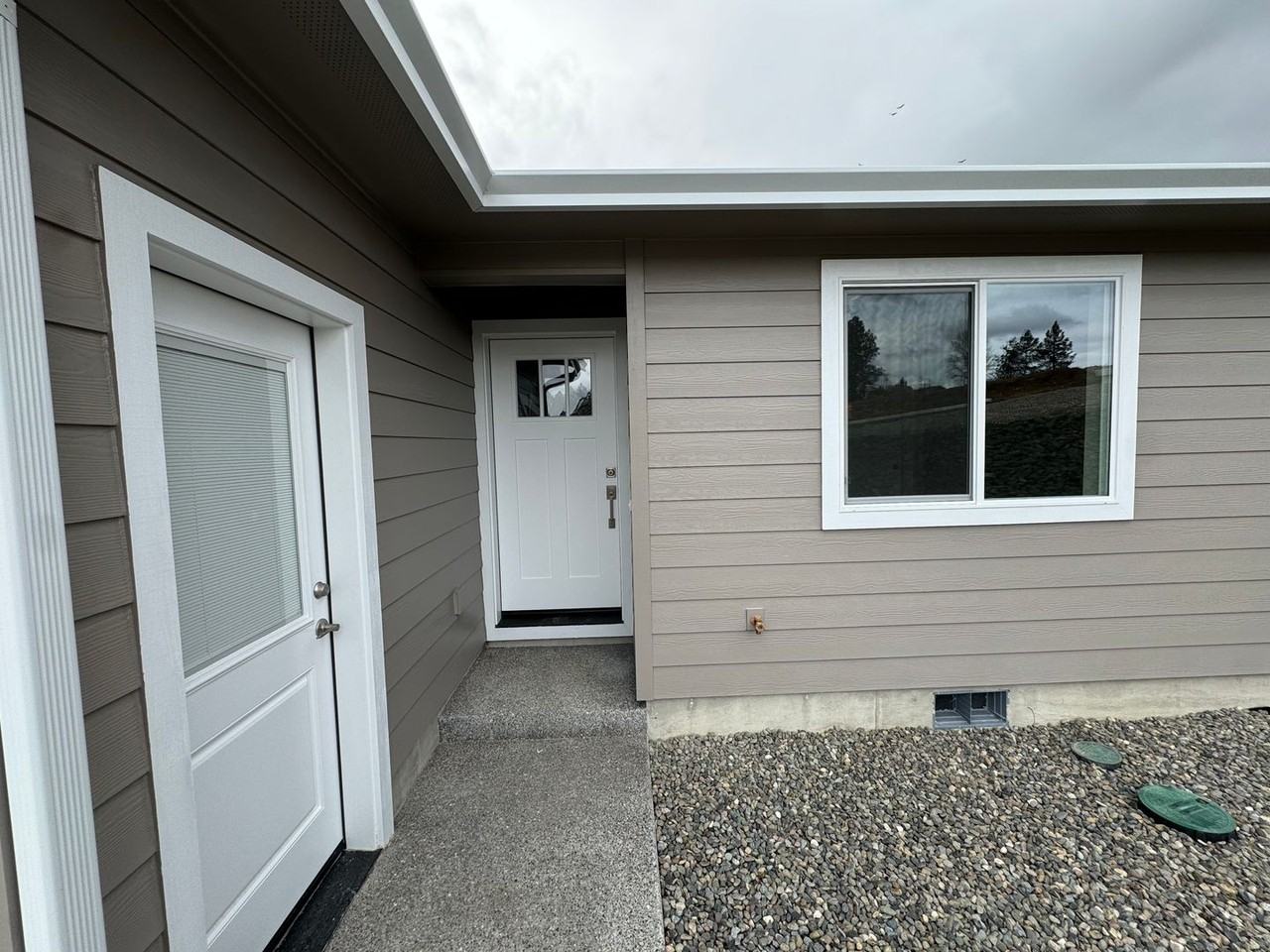 136 Donald Trump Ln - Photo 3 of 23