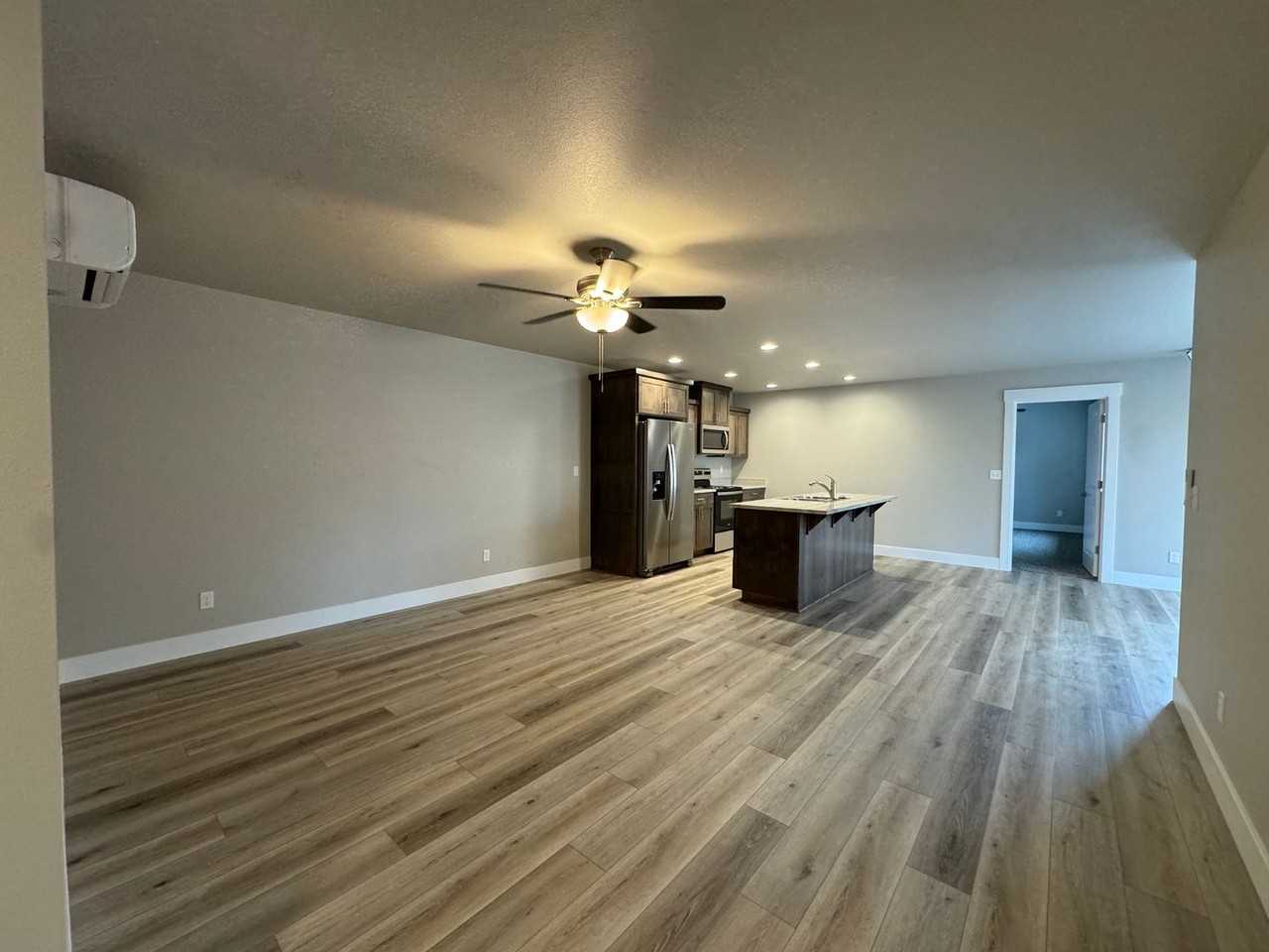 136 Donald Trump Ln - Photo 5 of 23