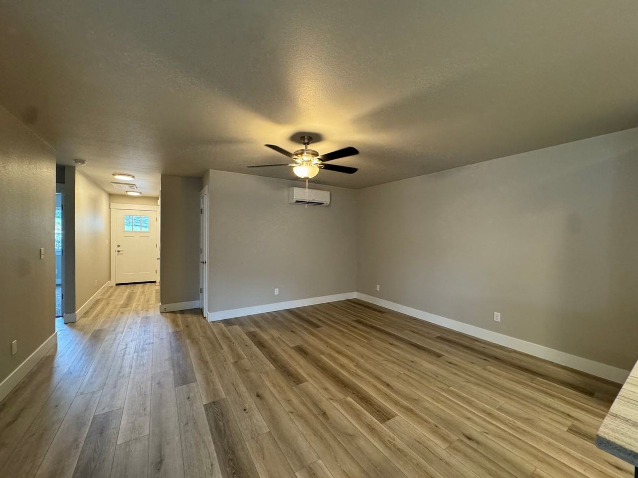 136 Donald Trump Ln - Photo 6 of 23