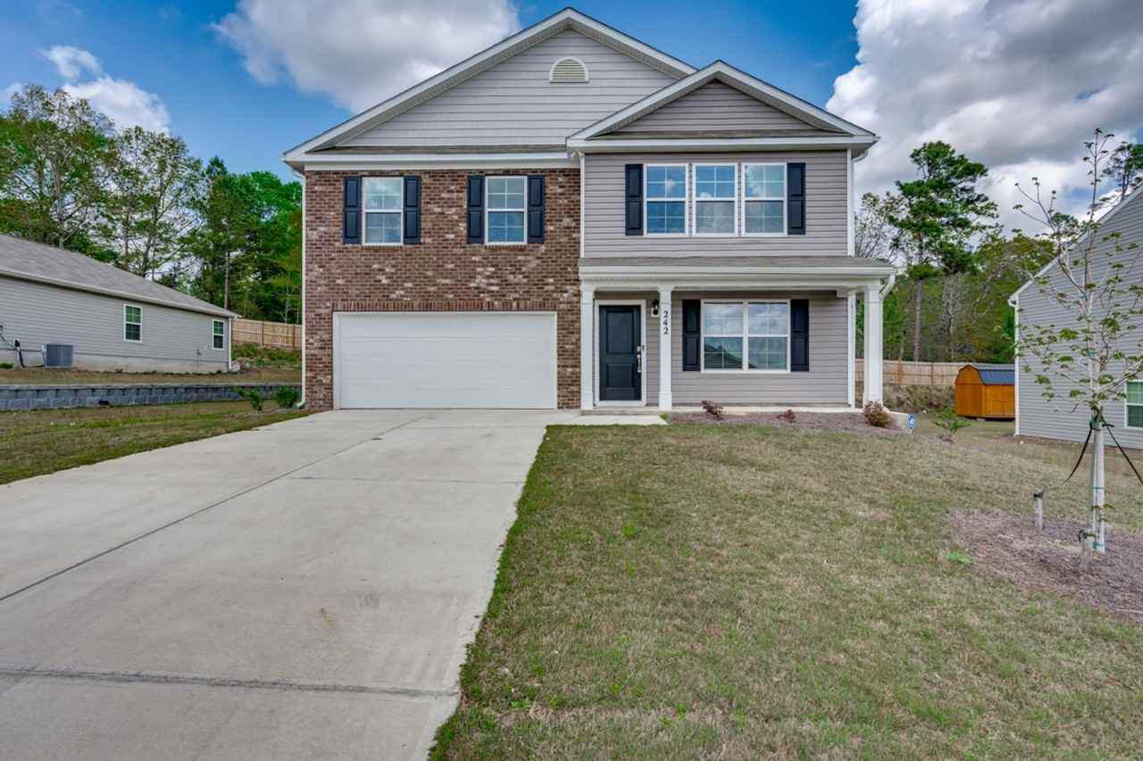 242 Carrington Dr - Photo 3 of 43