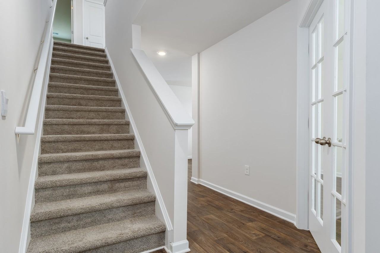 242 Carrington Dr - Photo 7 of 43