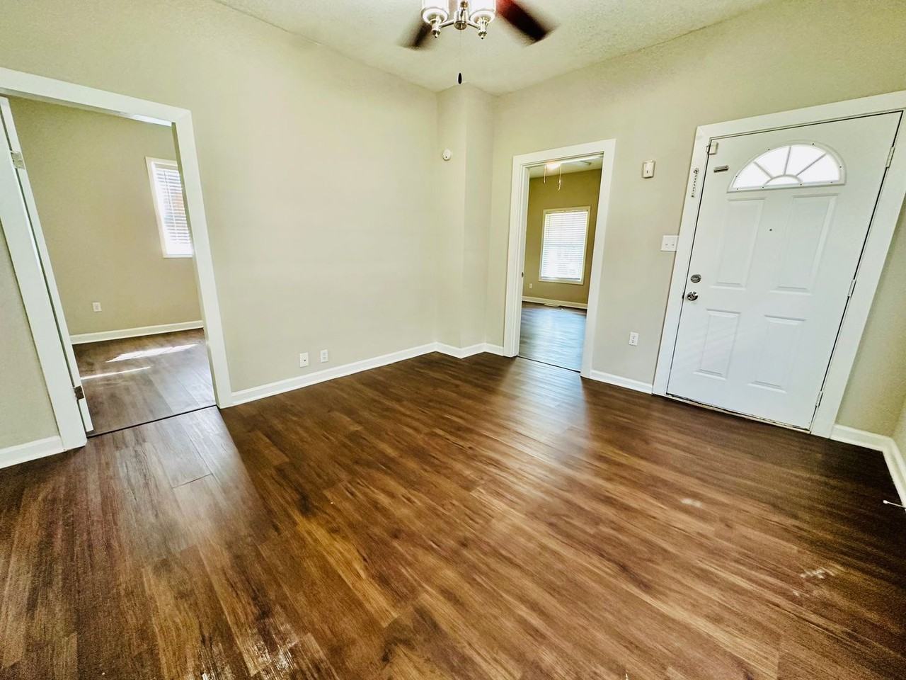 525 Lilly Ave - Photo 3 of 22