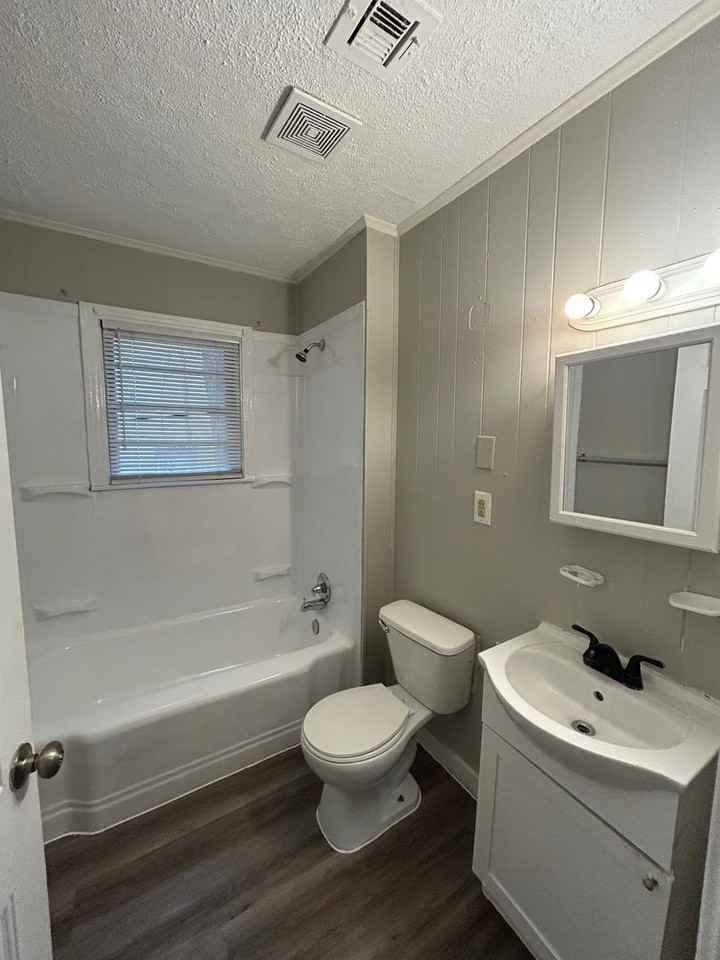 3837 N 20th St - Photo 2 of 10
