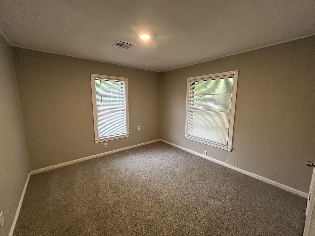 3837 N 20th St - Photo 3 of 10