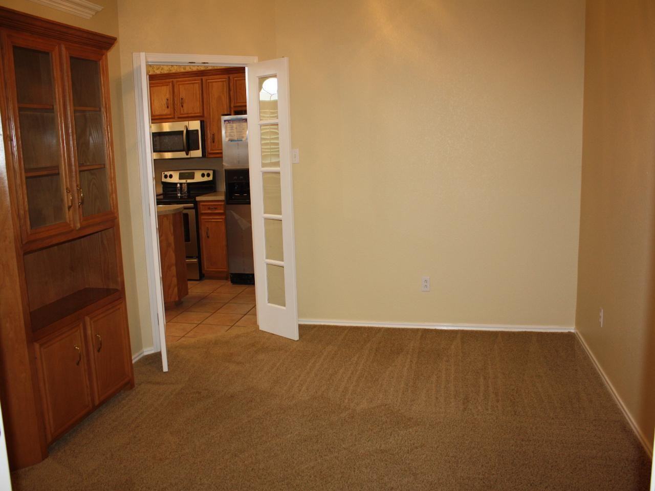 5301 69th St - Photo 3 of 13