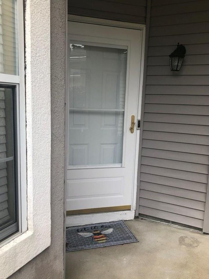 820 E Willow Point Pl - Photo 3 of 42