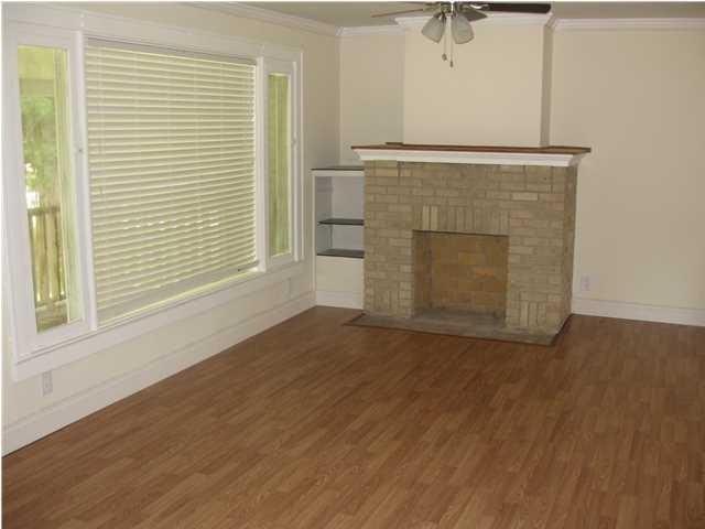 2404 E Hillwood Dr - Photo 2 of 10