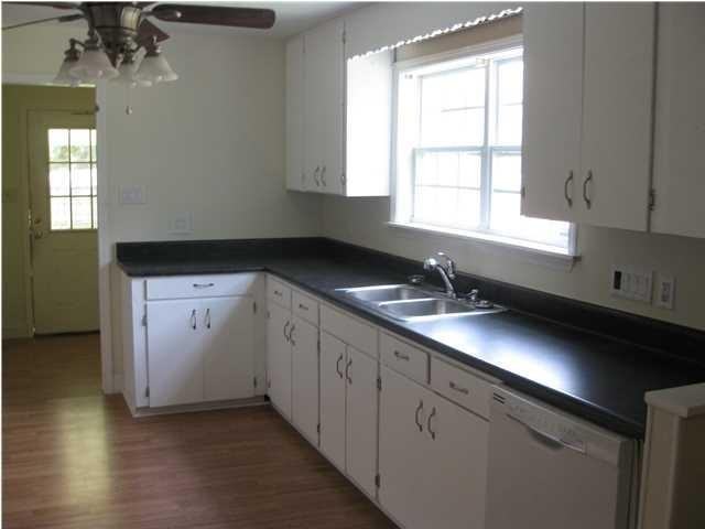 2404 E Hillwood Dr - Photo 3 of 10