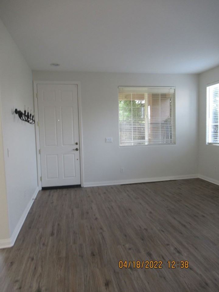 520 S Z St - Photo 3 of 12