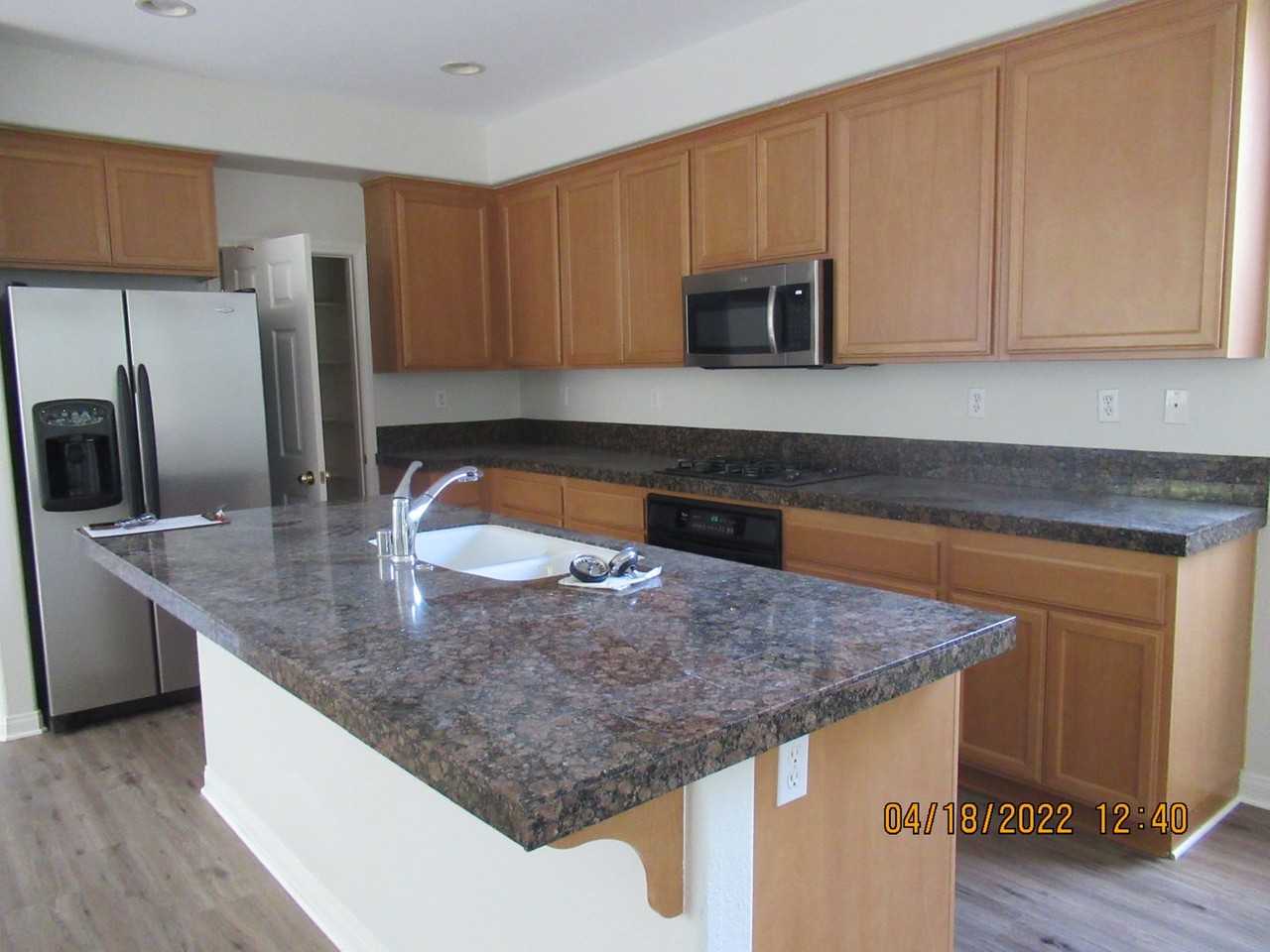 520 S Z St - Photo 5 of 12