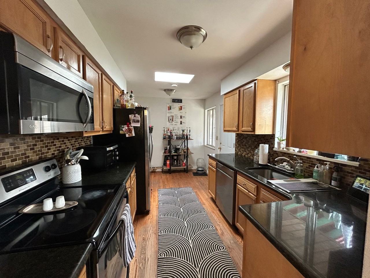 1500 Constitution Ave - Photo 5 of 18