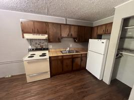 featured image of 1027 Glaze Ct