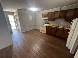 featured image of 1027 Glaze Ct