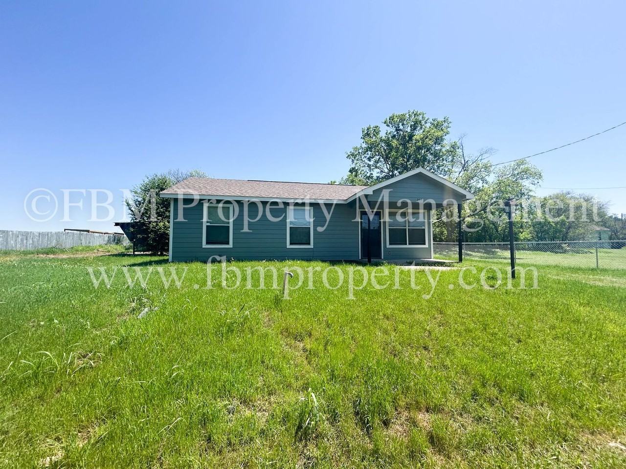 202 N Church - Photo 2 of 15