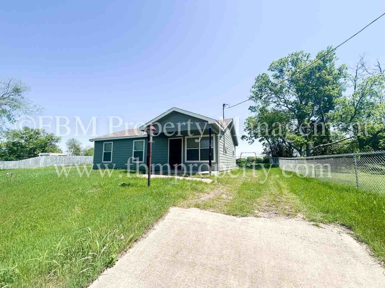 202 N Church - Photo 3 of 15