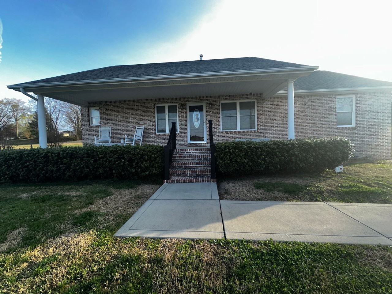 565 Baye Rd - Photo 2 of 40