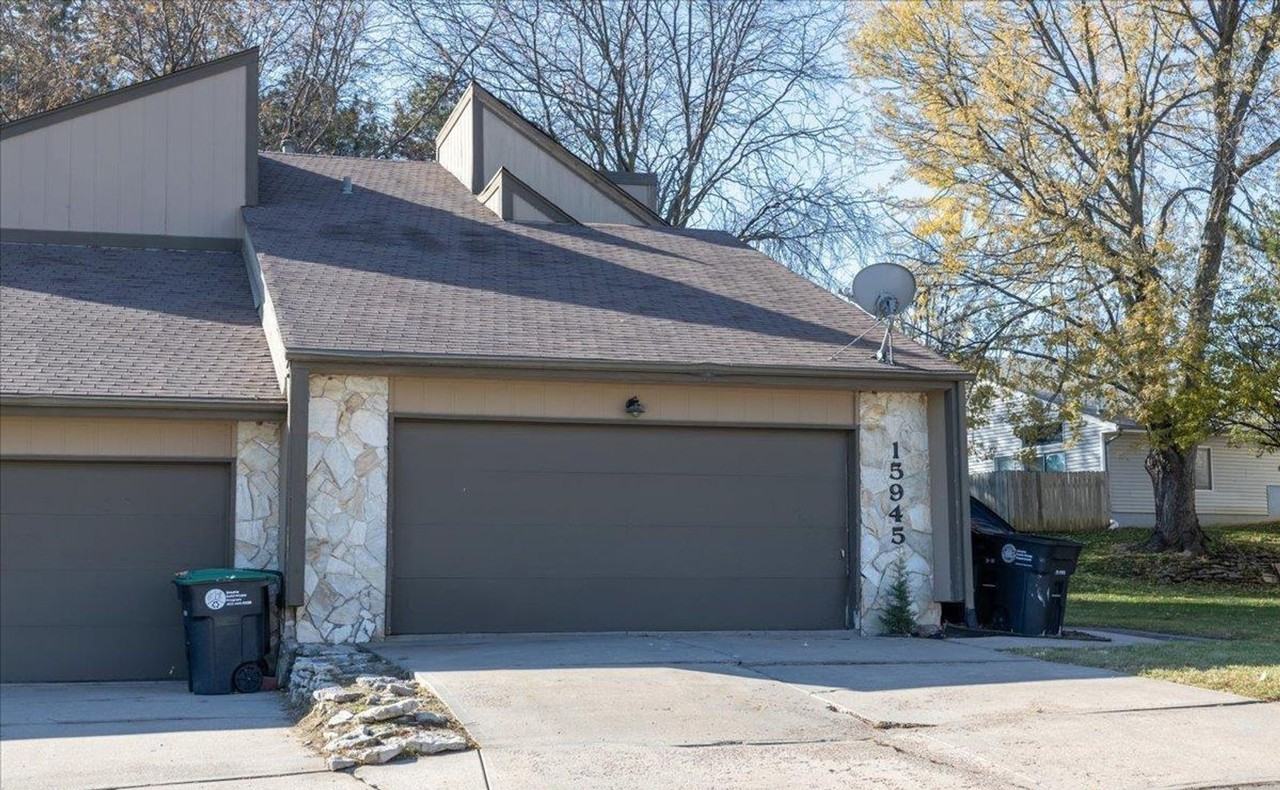 15945 Gold Cir - Photo 2 of 15