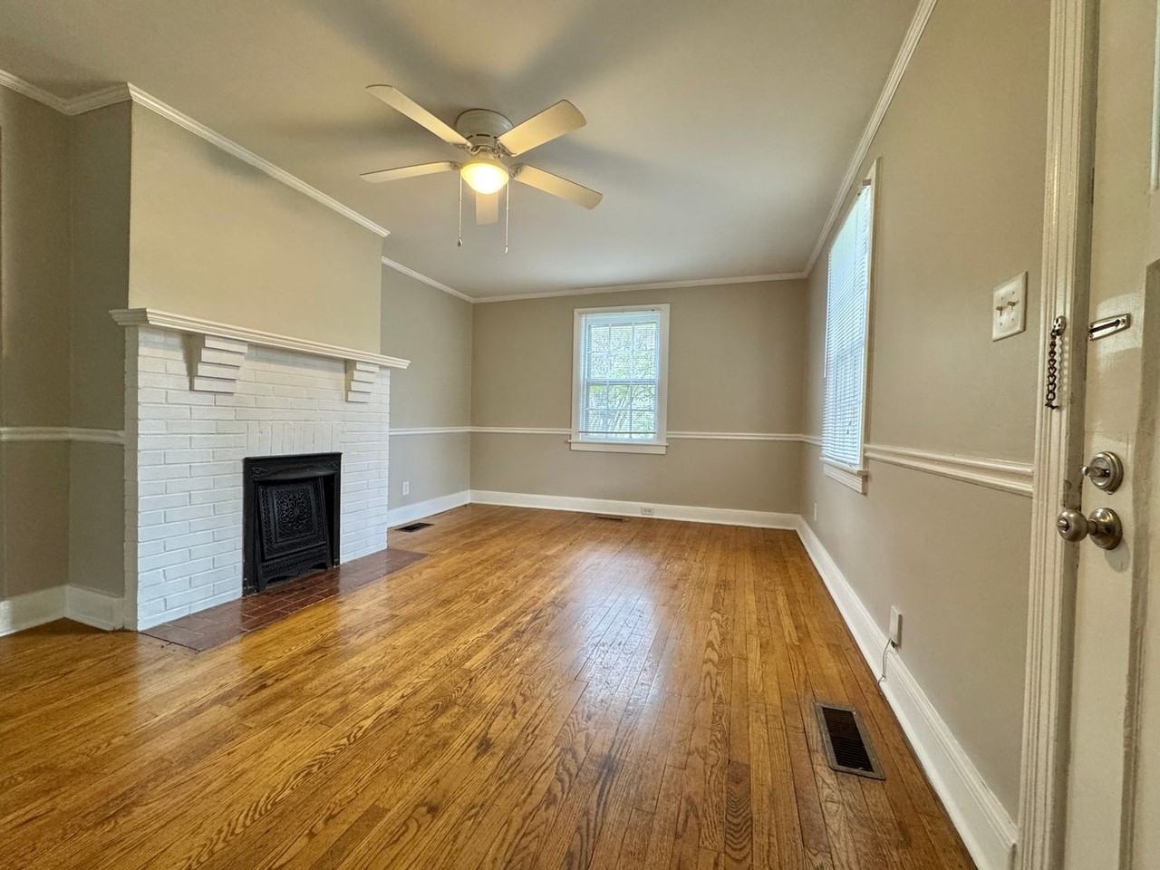 920 W Greenwood Ave - Photo 3 of 14