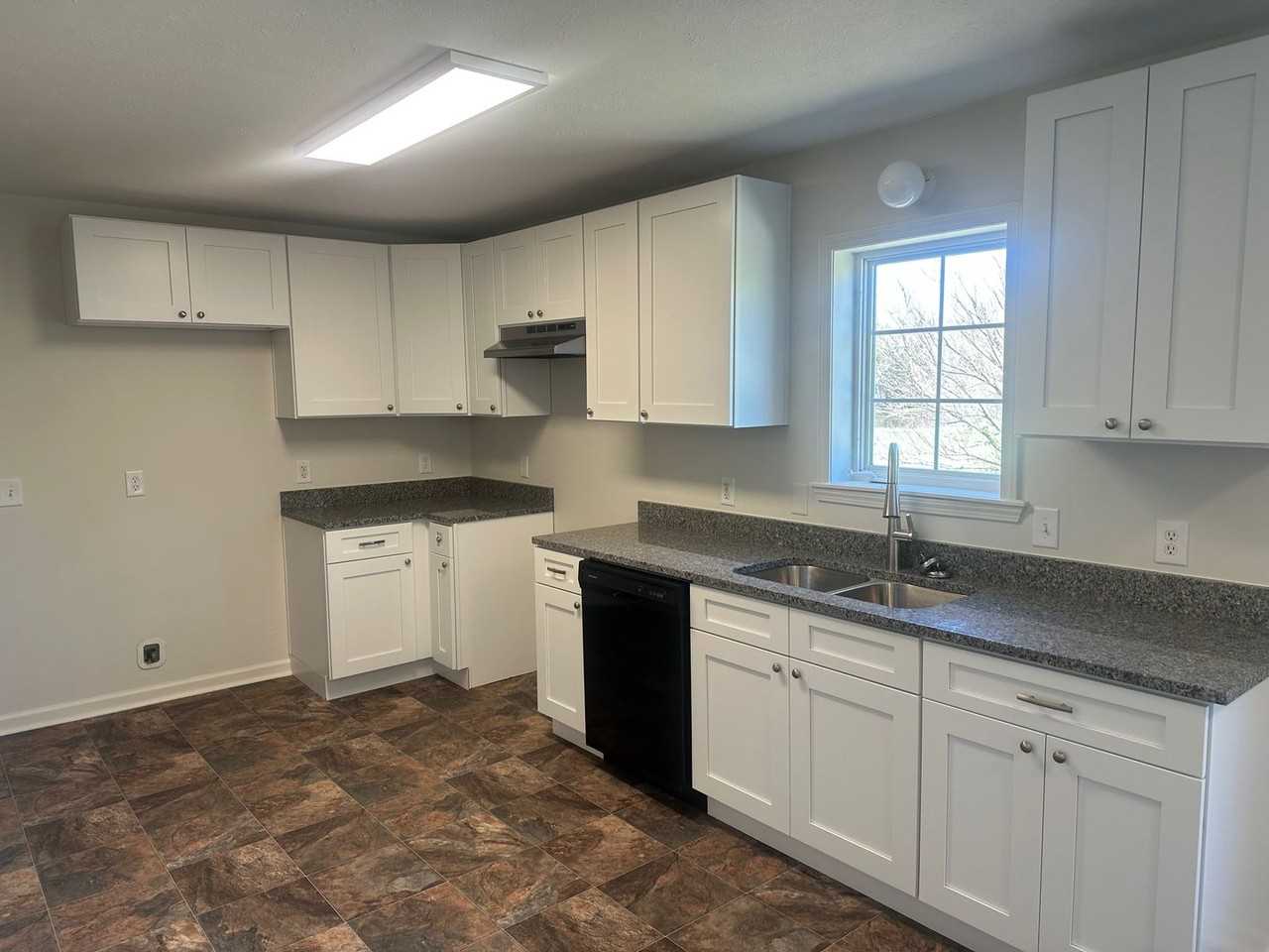 11 Crestview Ln - Photo 2 of 4