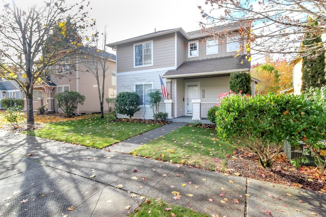 1637 Palisade Blvd - Photo 2 of 43
