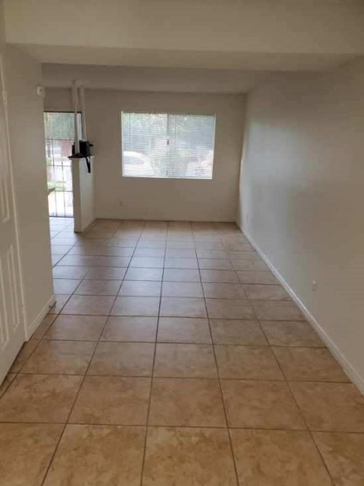 1075 W Devonshire Ave #B - Photo 5 of 11