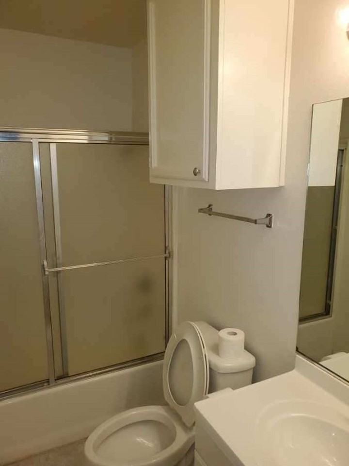 1075 W Devonshire Ave #B - Photo 7 of 11