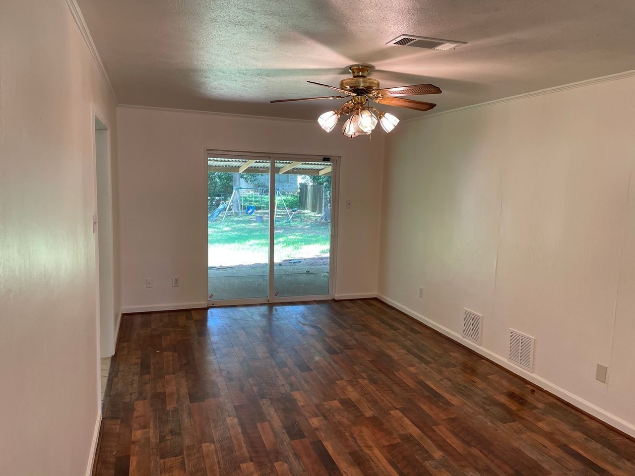 3014 Lone Oak Dr - Photo 2 of 20