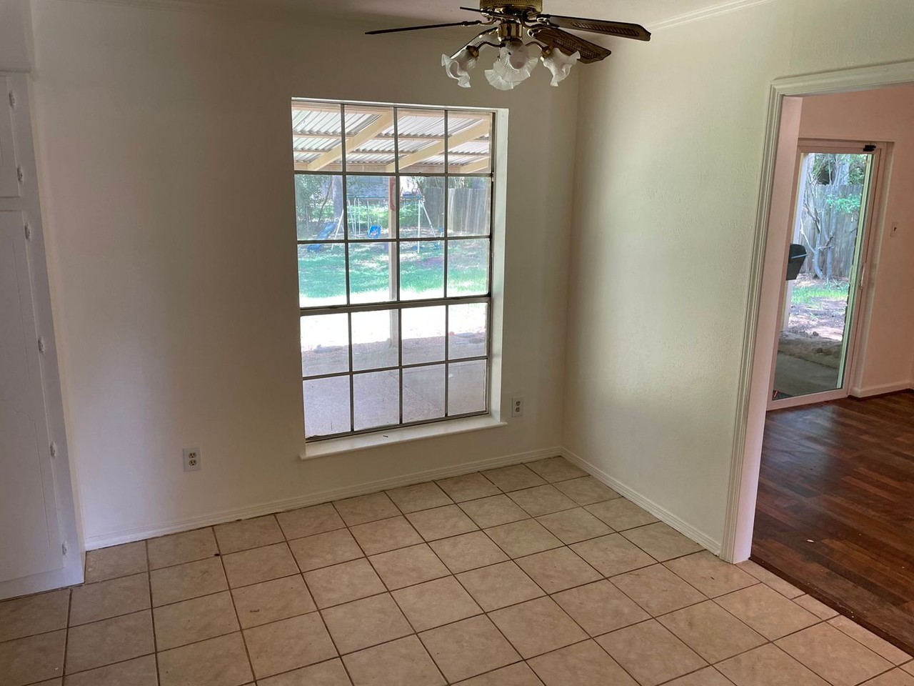 3014 Lone Oak Dr - Photo 4 of 20