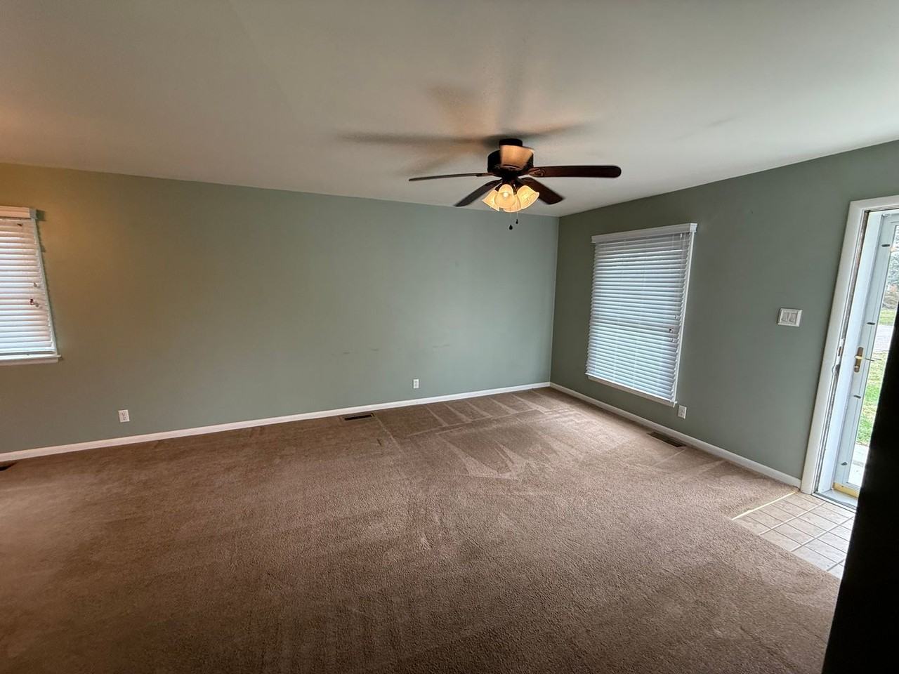 2431 Proctor Knott Dr - Photo 5 of 14