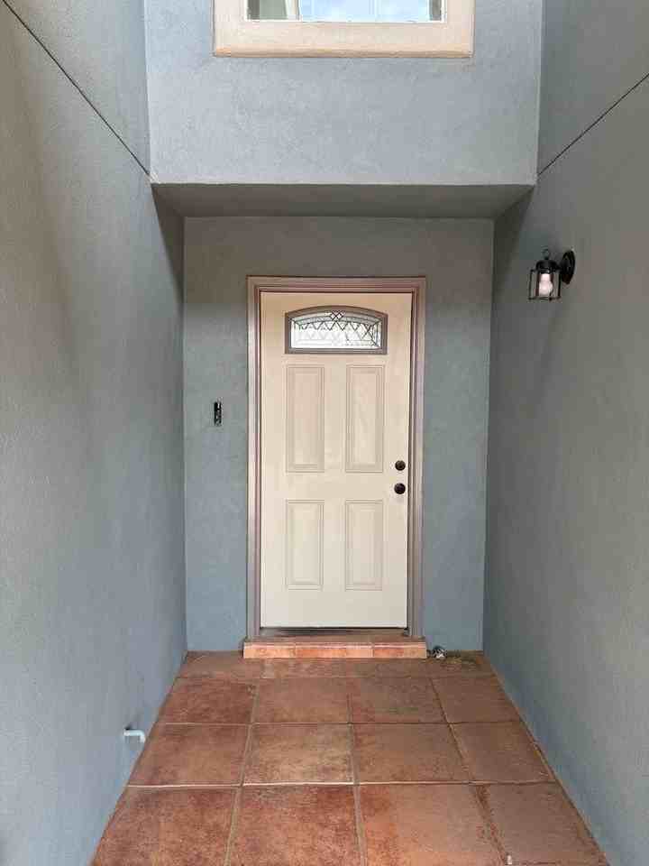 418 Ephesus Ct - Photo 4 of 33