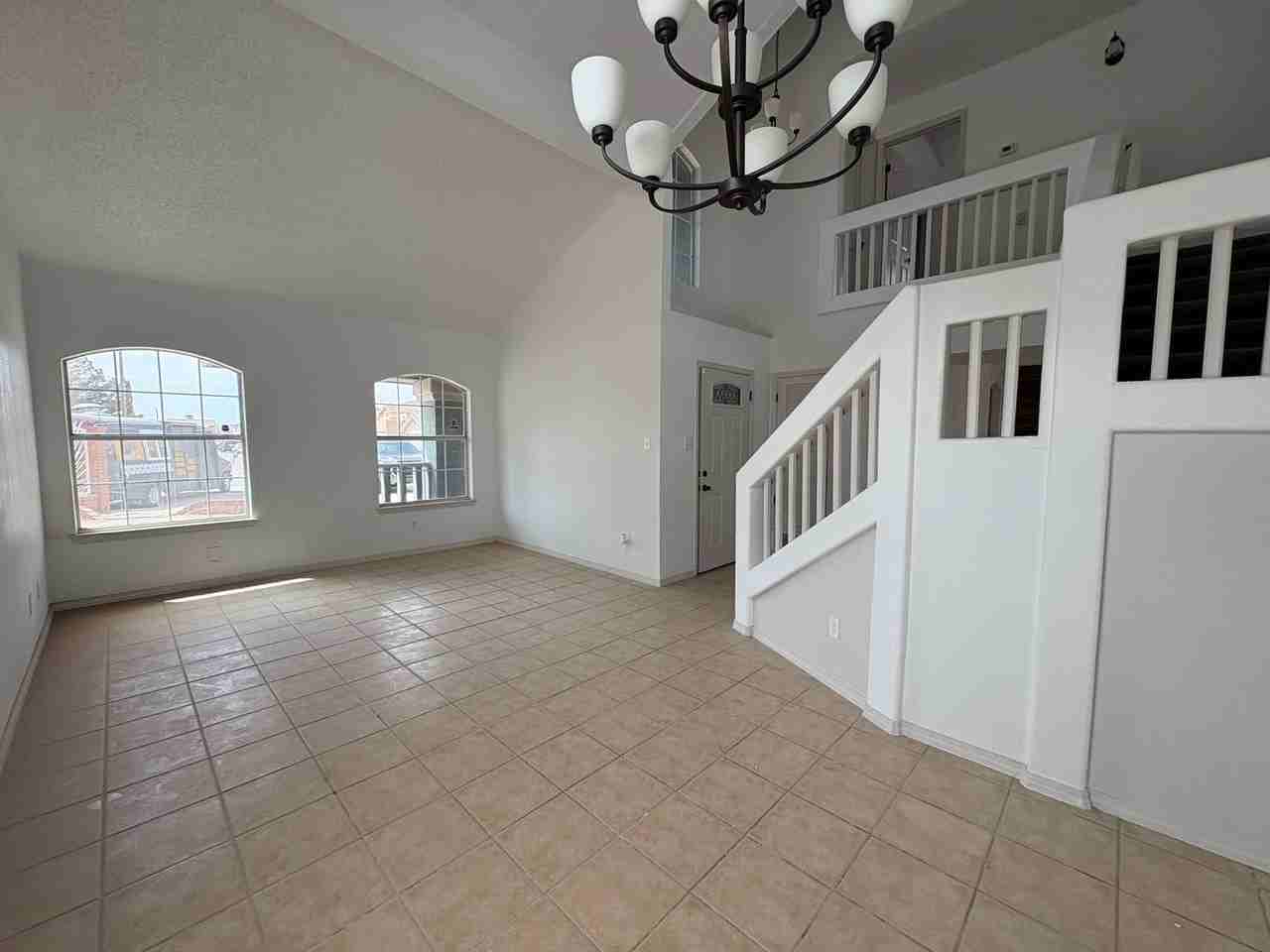418 Ephesus Ct - Photo 5 of 33