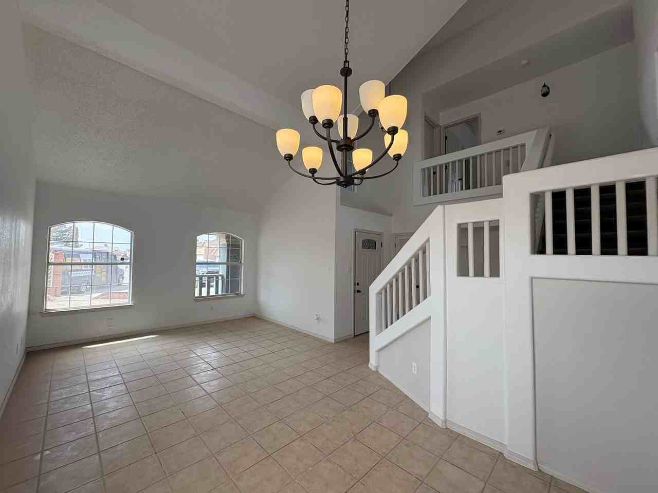 418 Ephesus Ct - Photo 6 of 33