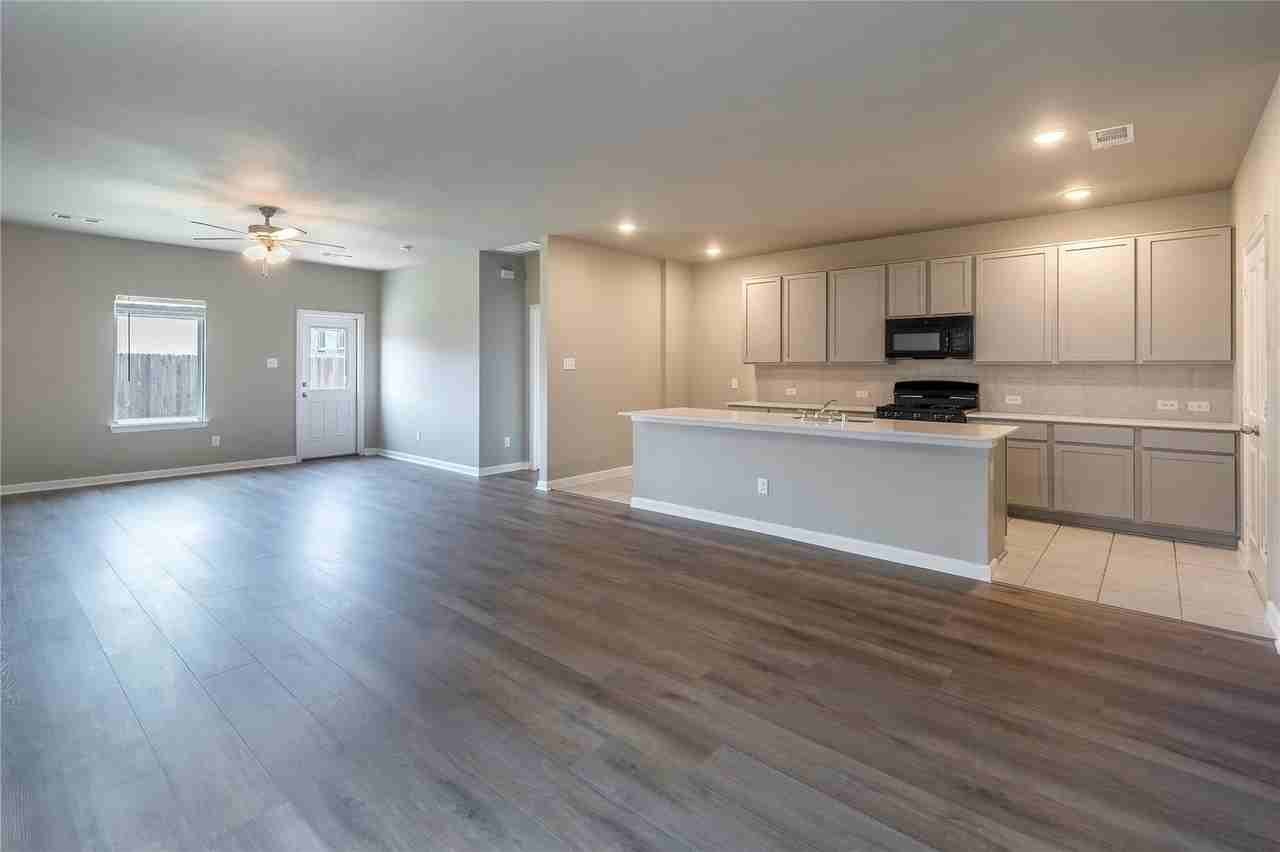2069 Hartley Dr - Photo 2 of 18