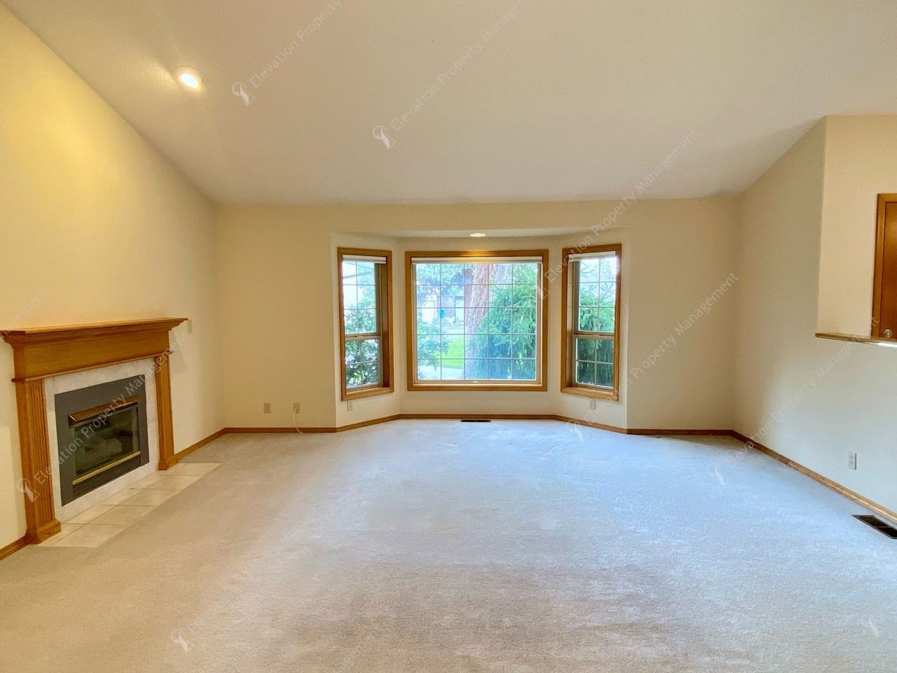 3081 Ne Purcell Blvd - Photo 6 of 29