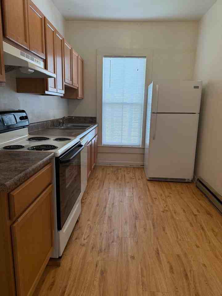 667 Chestnut St - Photo 5 of 12