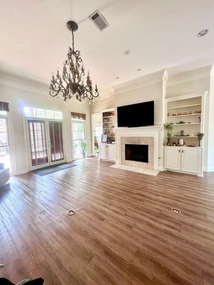 635 Wendover Way - Photo 3 of 19