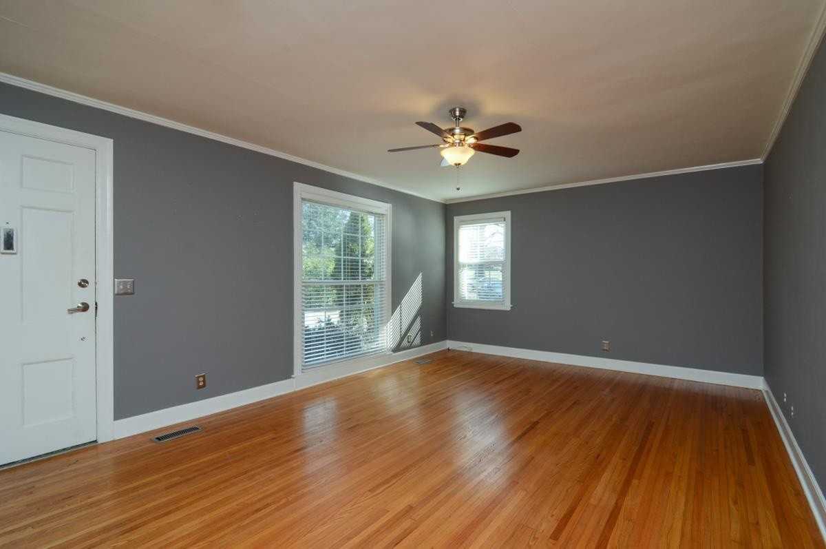 608 Shady Ln - Photo 3 of 12